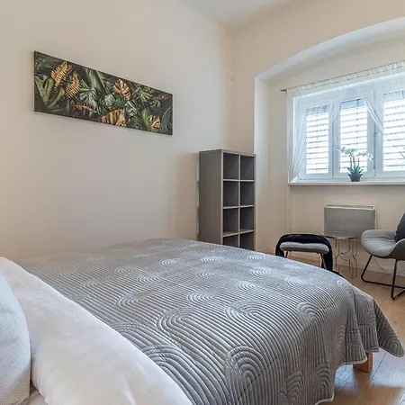 Stylish Luxury Flat In Old Town *