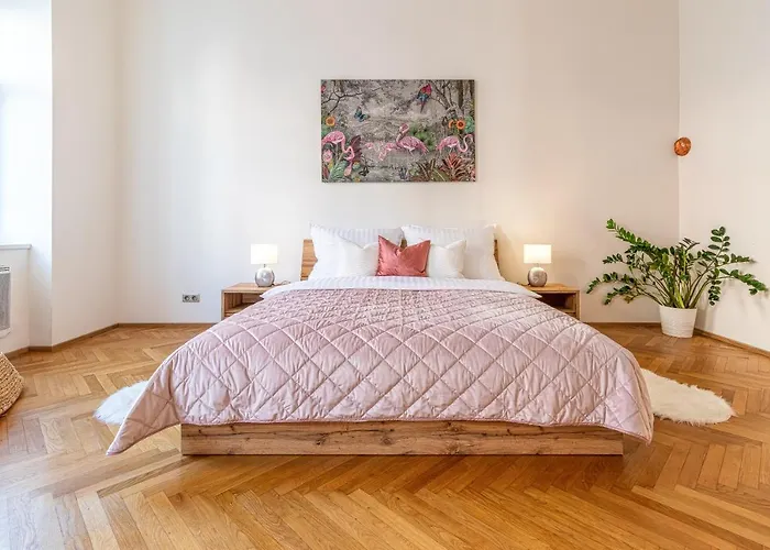 Stylish Luxury Flat In Old Town