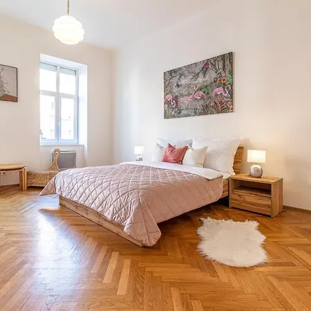 Stylish Luxury Flat In Old Town * Братислава